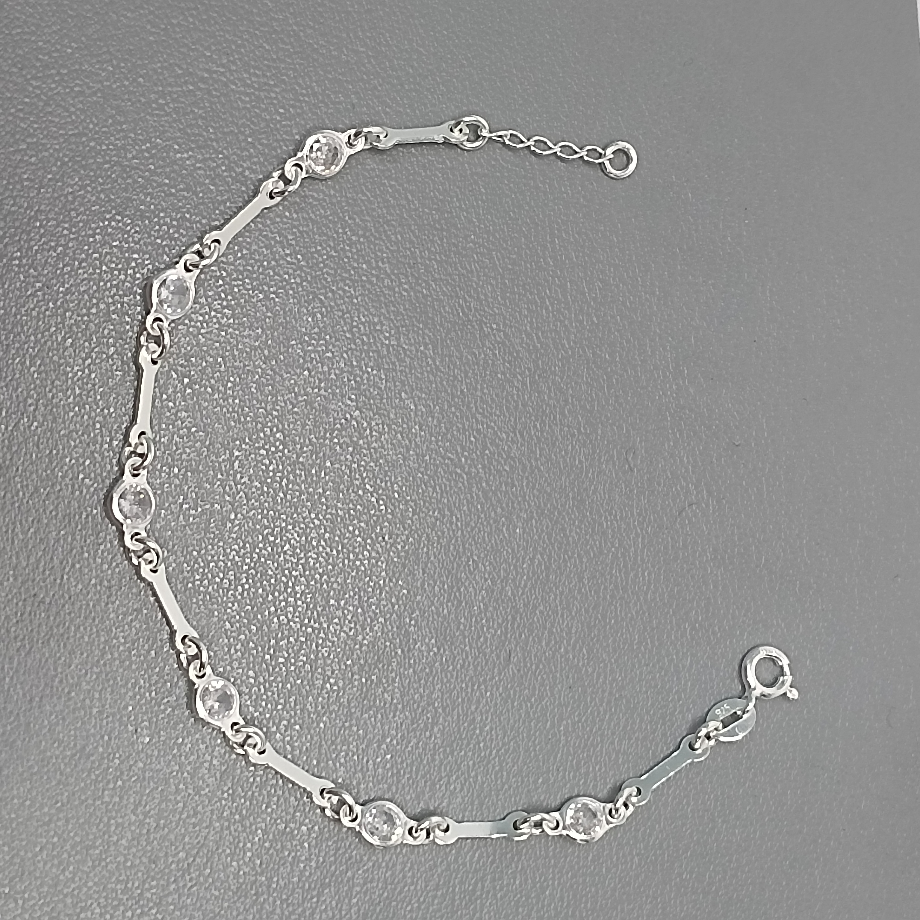 Pulseira De Prata Infantil Fio De Zirconia E Chapinhas