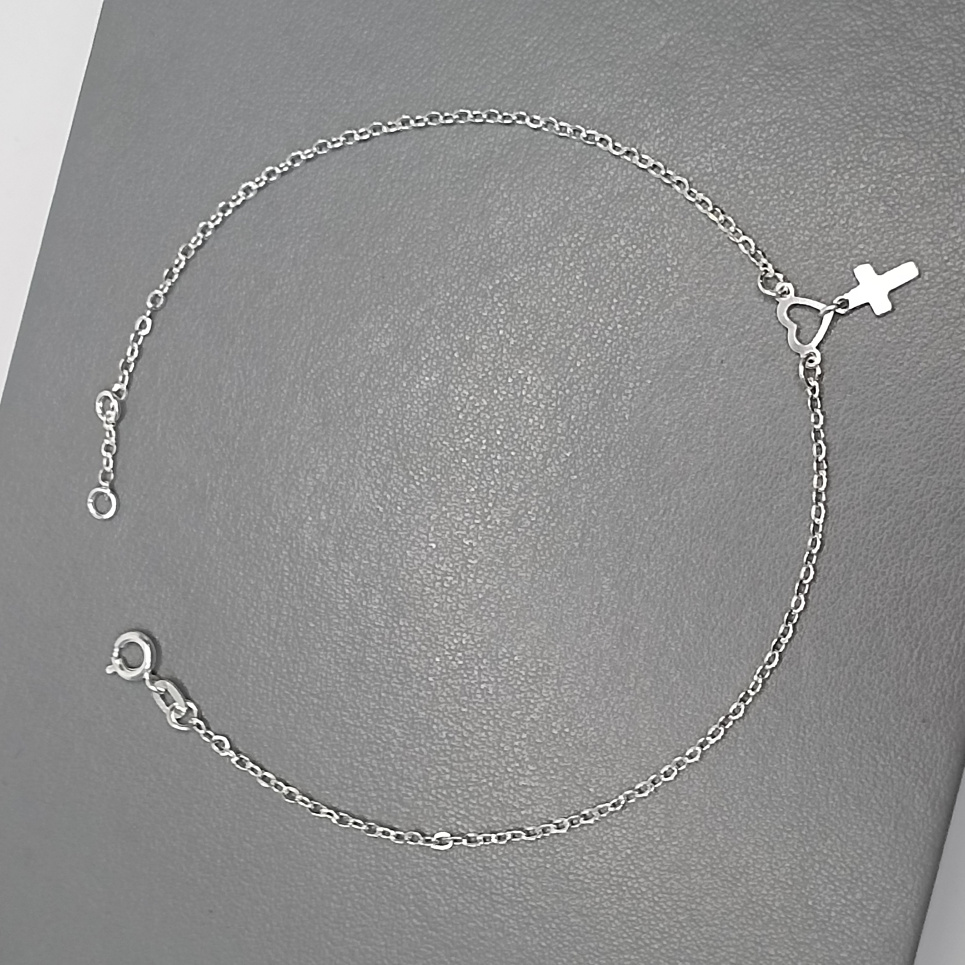 Tornozeleira De Prata Coração Vazado Meio Com Cruz Pendente Cod:MD