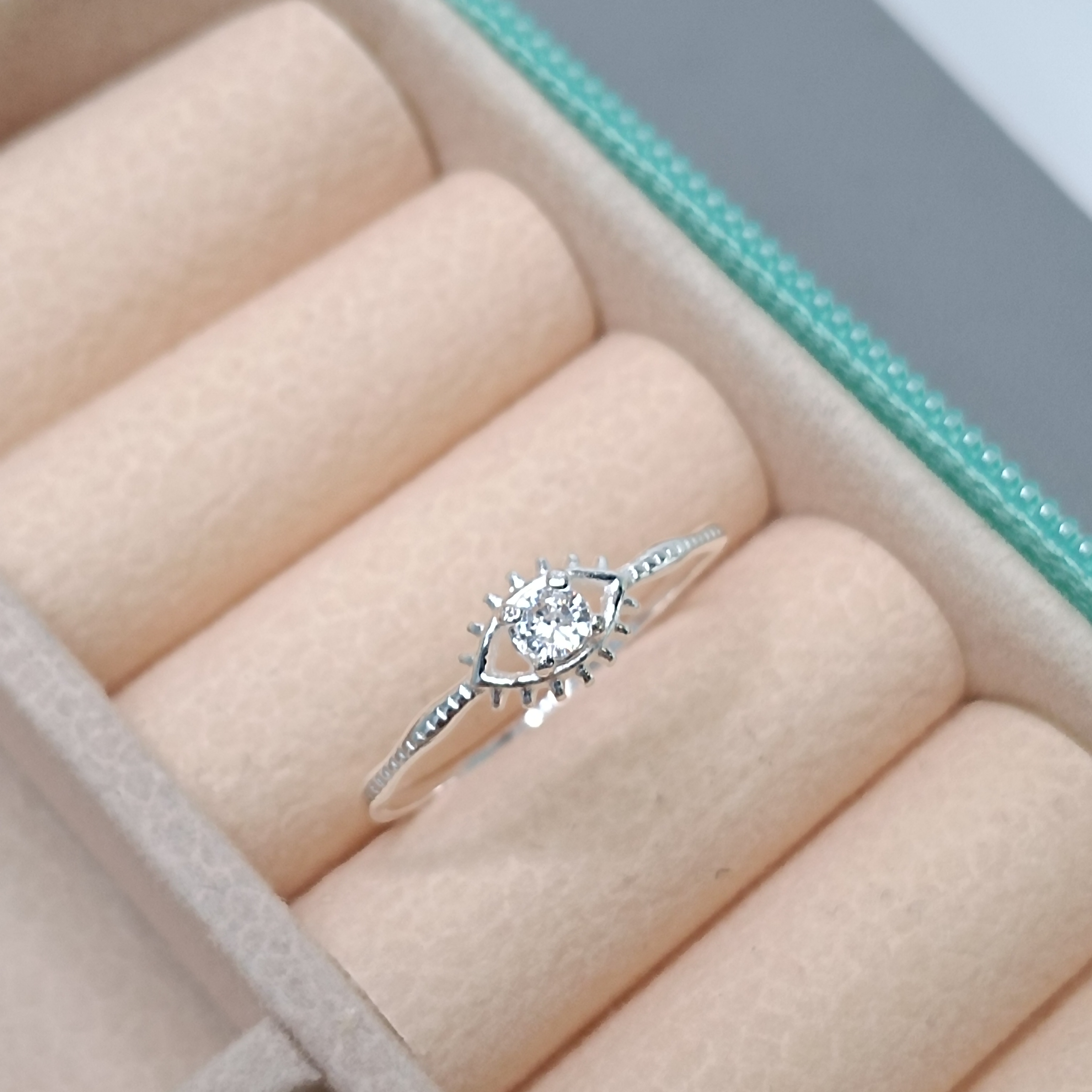 Anel De Prata Olho Zirconia Branca Cod:ANI-46 (Ref:2044)