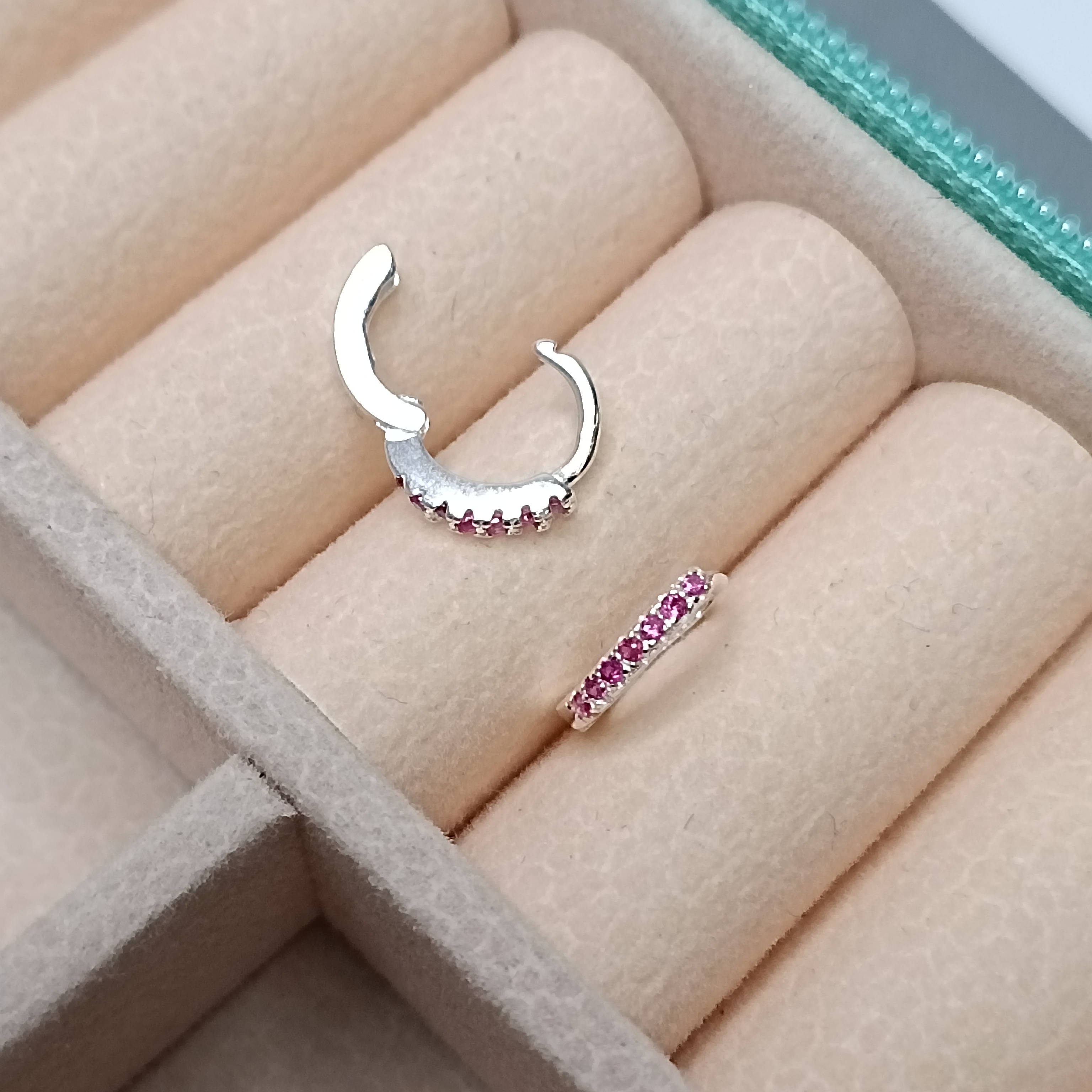 Brinco De Prata Argola Click Cravejada 2mm P Zirconia Rosa